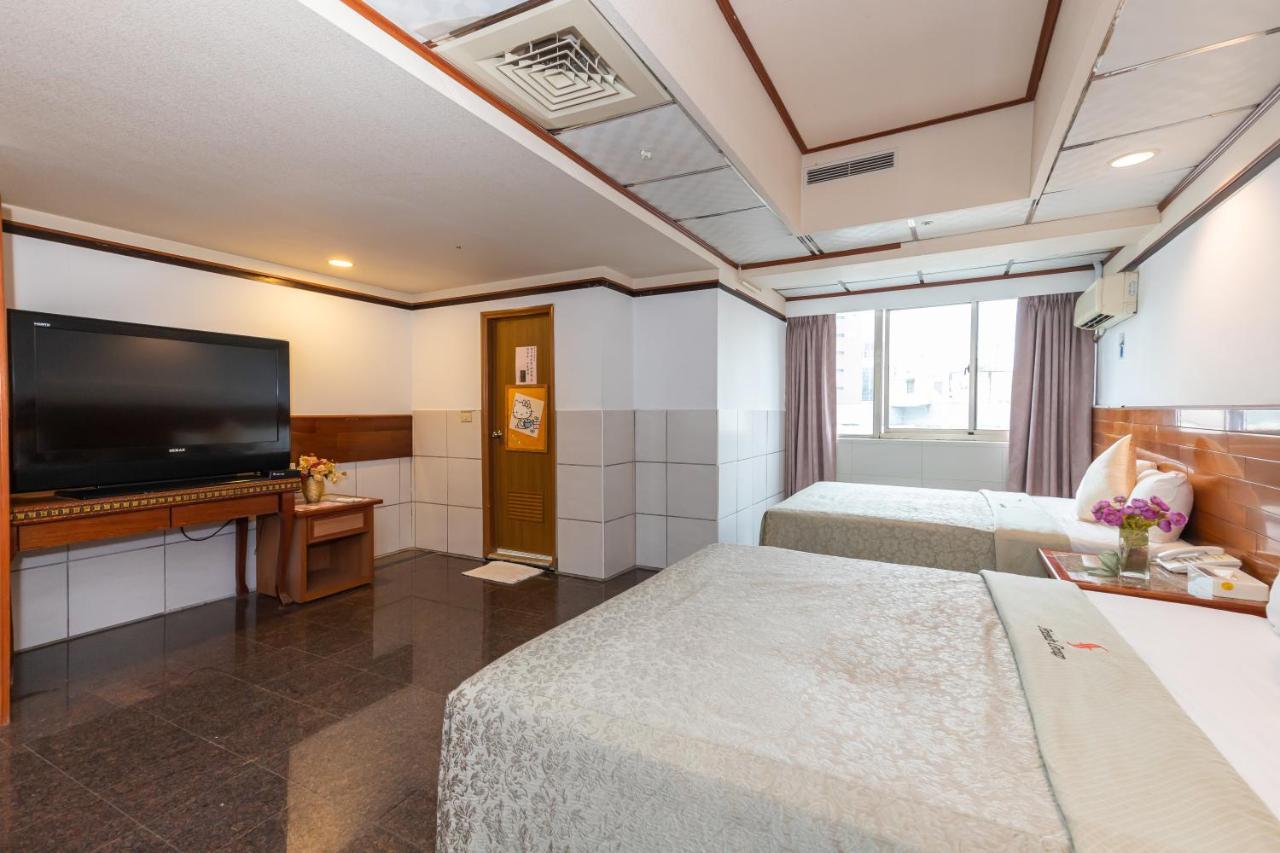 Yi Pin Business Hotel Taoyuan Exterior foto