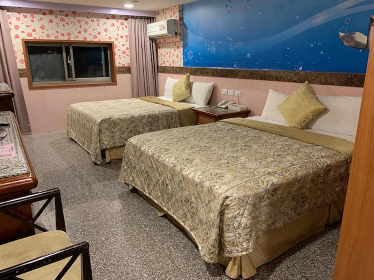 Yi Pin Business Hotel Taoyuan Exterior foto