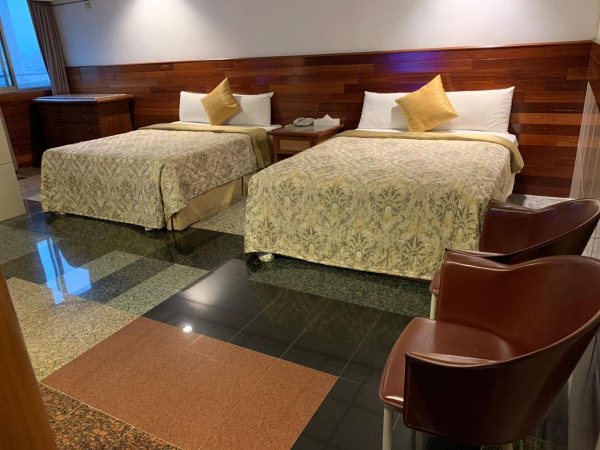 Yi Pin Business Hotel Taoyuan Exterior foto